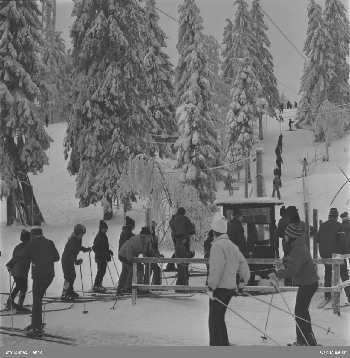 Tomm Murstad skiskole, skitrekk, skiløpere, kø, snø