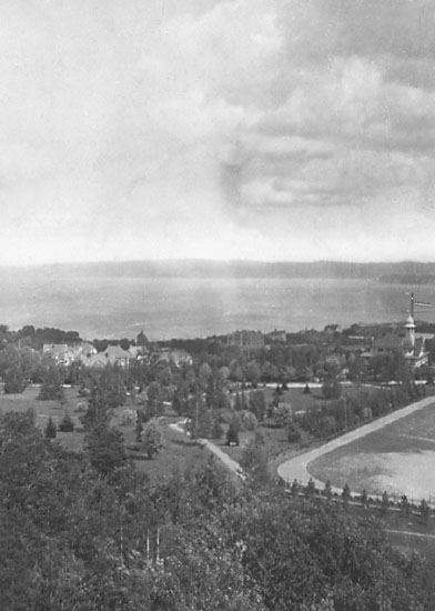 Jönköpings stadspark med restaurant Alphyddan till höger, 1918