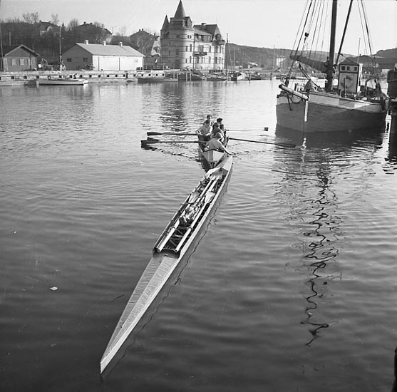 Uddevalla Roddklubbs nya båt 1947