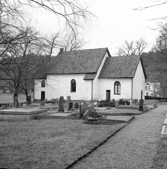 Enligt notering: "Resteröds kyrkogård 7/4 -59".