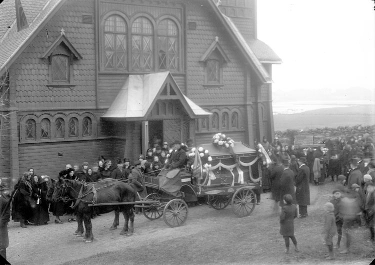 Begravning vid Hälleviksstrands kyrka