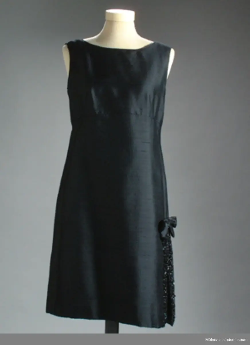 Klänning - Mölndals stadsmuseum / DigitaltMuseum