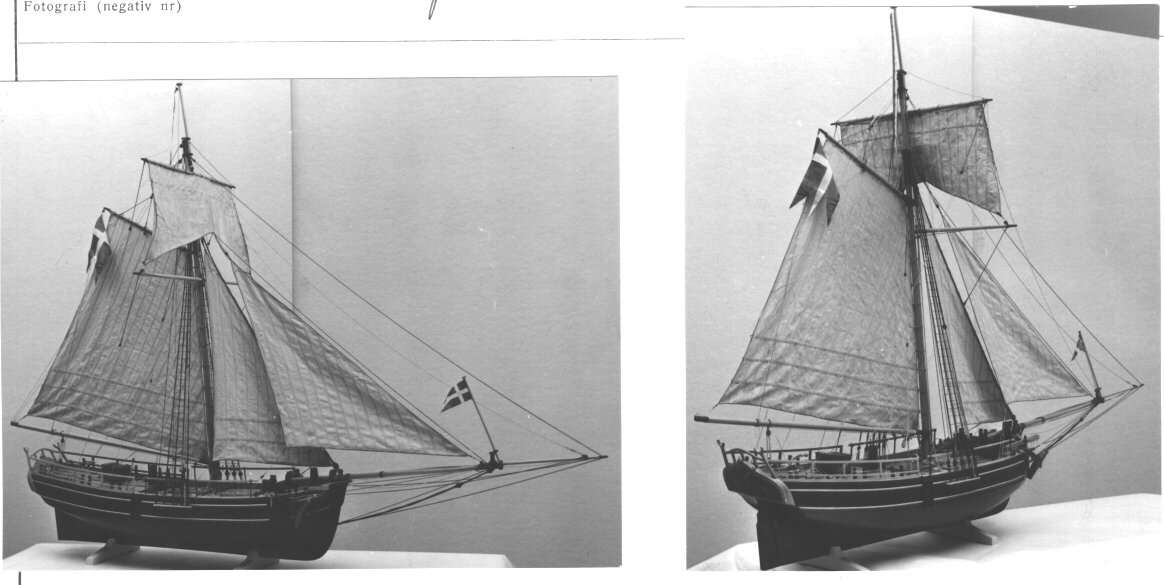 Modell av postjakten Konung Gustaf, byggd av ek på kravel i Stralsund år 1775 enligt ritningar av Fredrik Henrik af Chapman.

Fartyget uppehöll trafik mellan Ystad och Wittow/ Wittau på Rügen, 1775 - 1795

Skala 1:30.