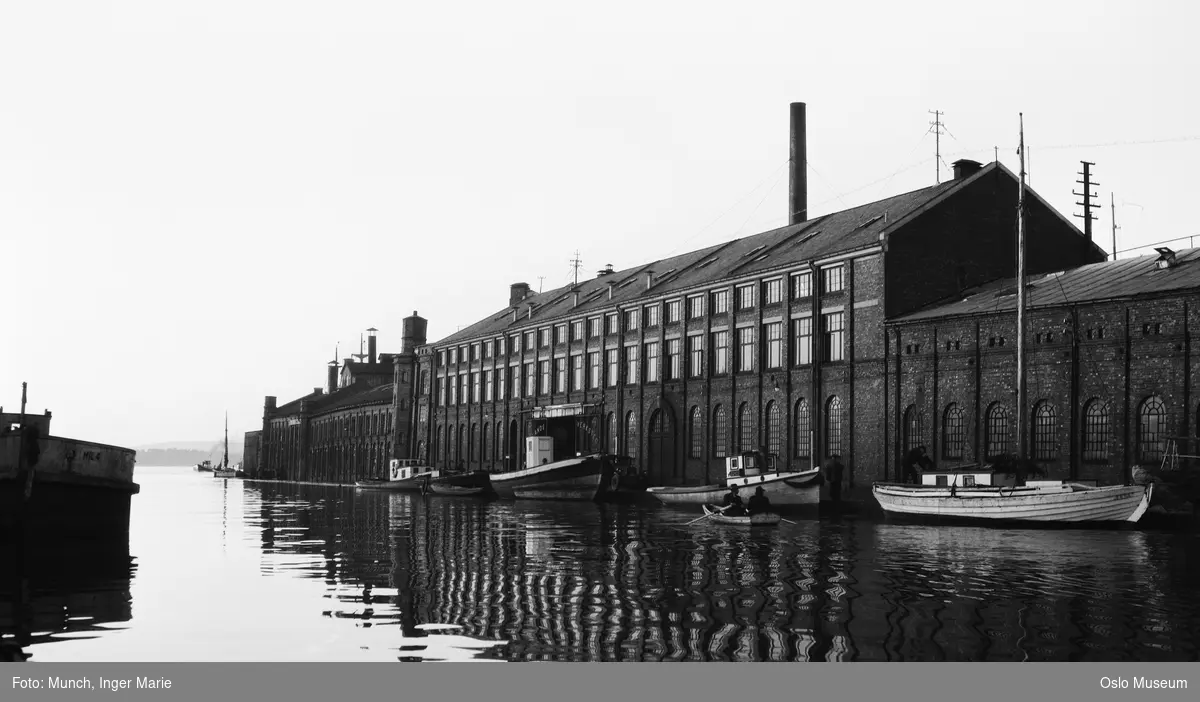 elv, Nylands verksted, skipsverft, fabrikkbygning, robåt, båter