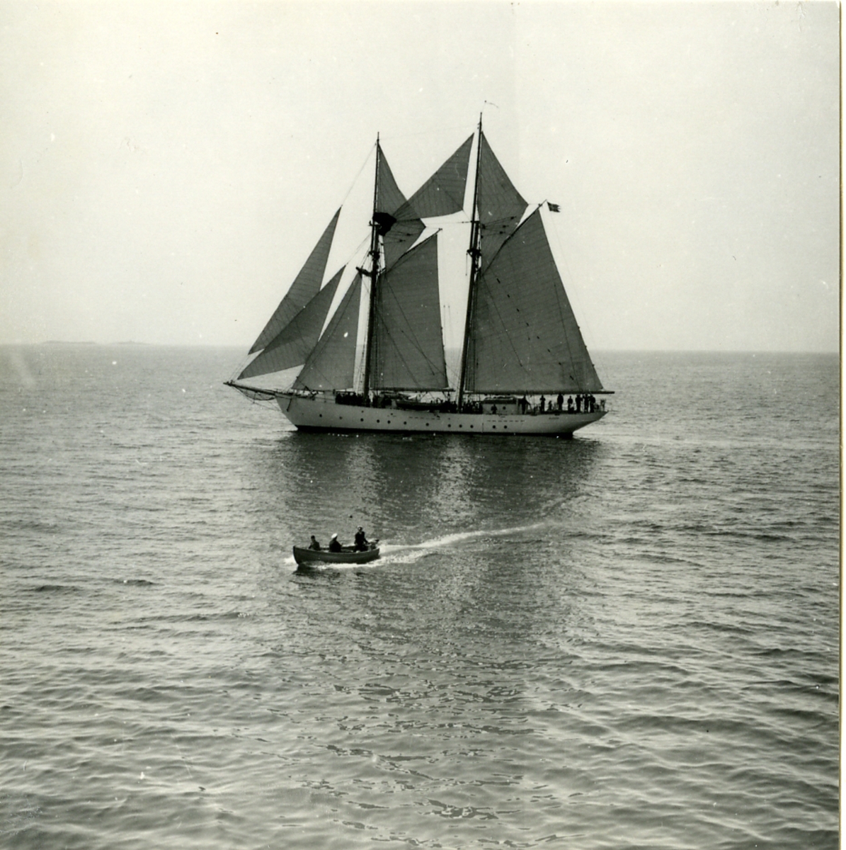 &Ouml;vningsskonerten Gladan i Visby, &aring;r 1947.