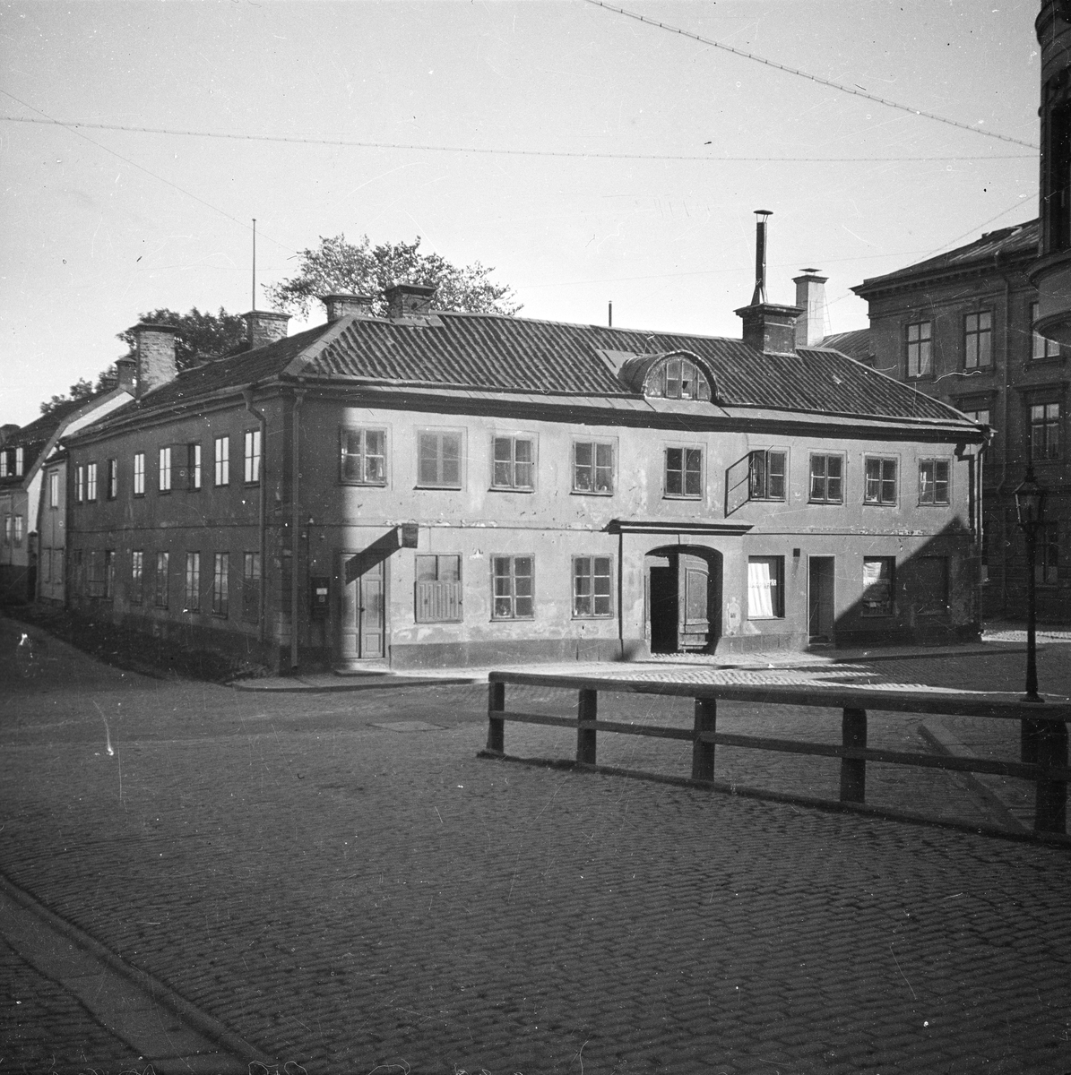 Gatumotiv, Stockholm (söder)
Exteriör

Svensk arkitektur: kyrkor, herrgårdar med mera fotograferade av Arkitekturminnesföreningen 1908-23.
