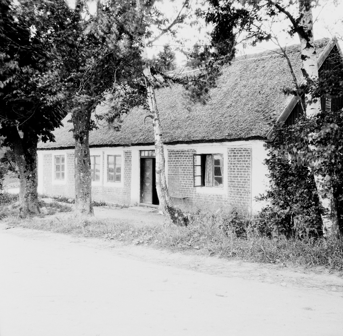 Mellan Ängelholm och Torekov, Skåne
Exteriör

Svensk arkitektur: kyrkor, herrgårdar med mera fotograferade av Arkitekturminnesföreningen 1908-23.