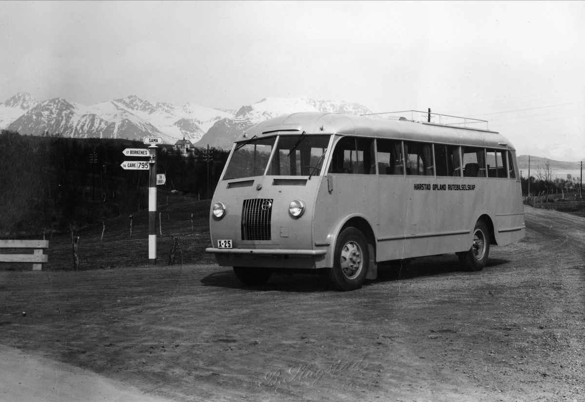 Buss fra HORB i krysset ved Sama/Kulseng.