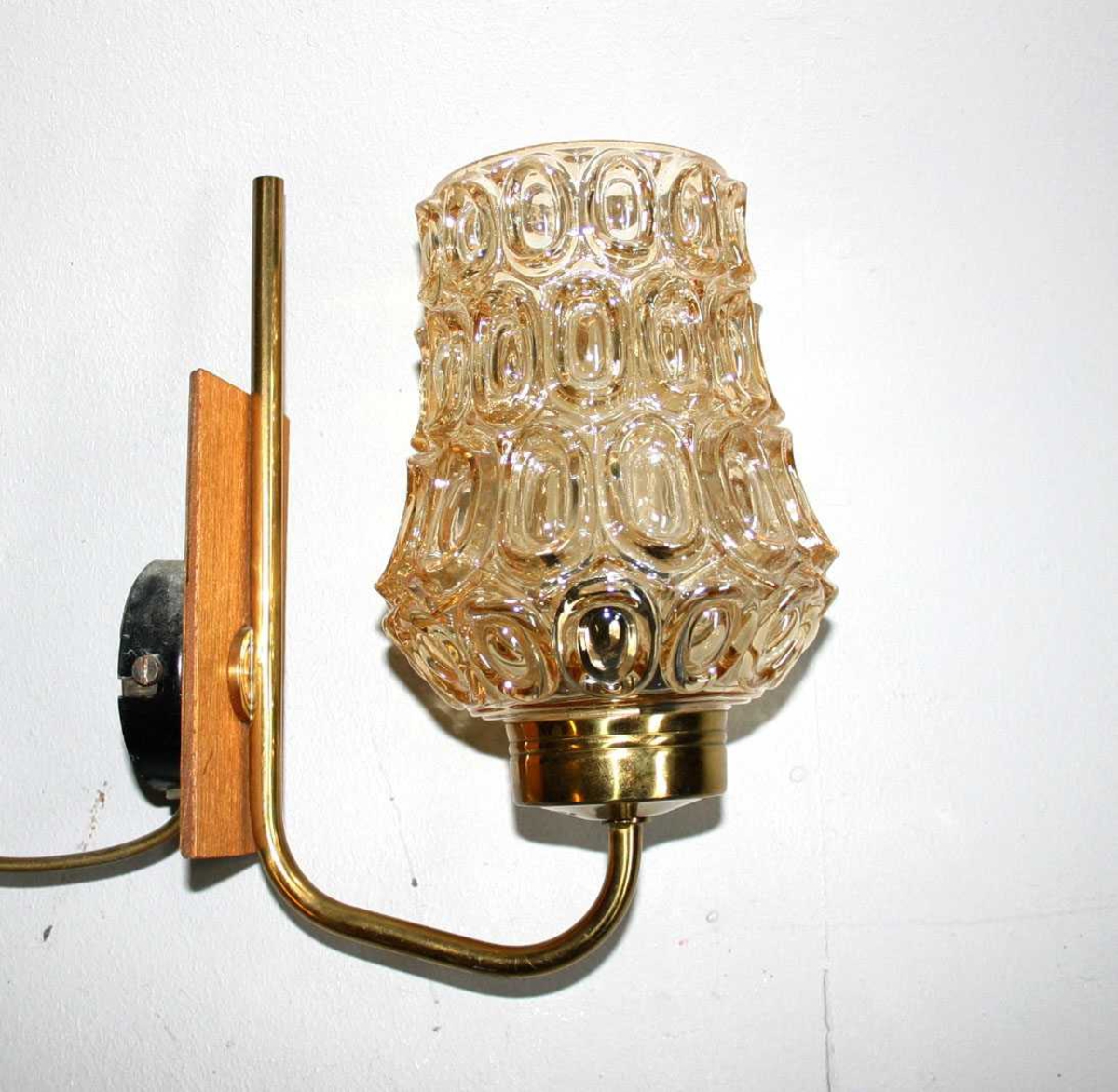1-arma lampett med glaskuppel