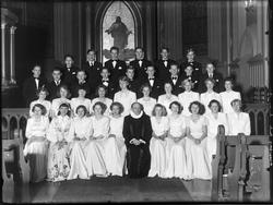 Gruppe, konfirmanter i Sarpsborg kirke 1951.