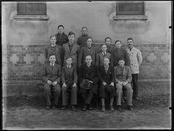 Skoleklasse utenfor Ungdsomforeningens hus i Sarpsborg 1936.