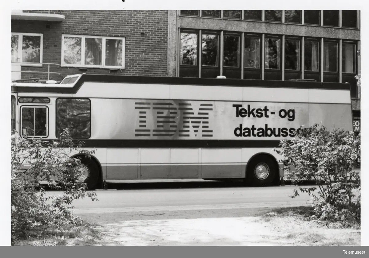 3.5.1 IBM - Utstillinger - tekst og databussen