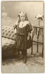 Inger Helene Østberg fra Langesund i atelier.