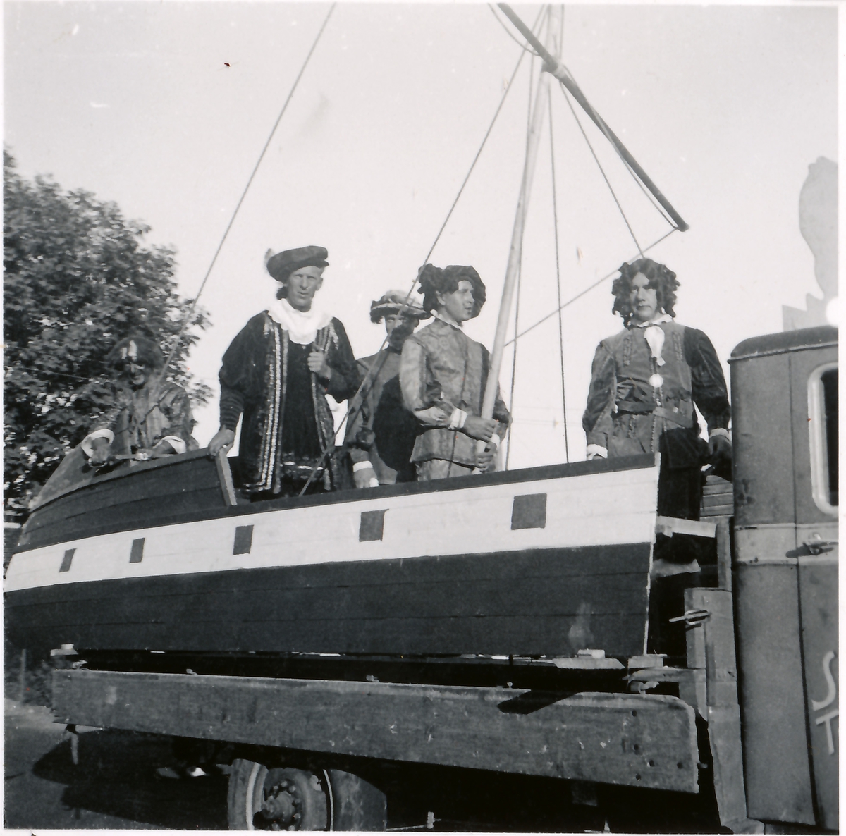 Breviksdag ca. 1940,  Brevik indre havn, opptog