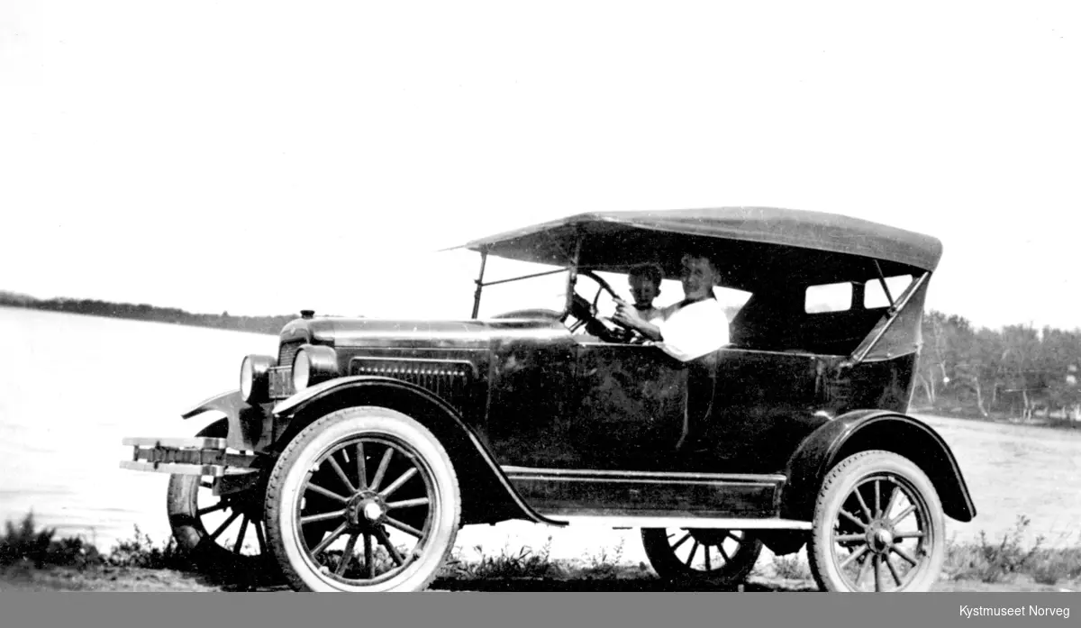 "Overland" årsmodell 1922 - 1925 med ukjente passasjerer