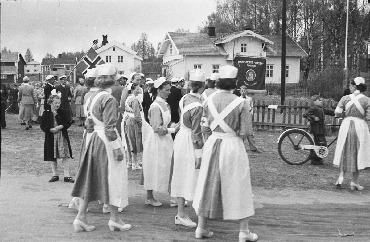 17. mai. Elverum. 
 1950-tallet. Sykepleiere ved Nysted. 