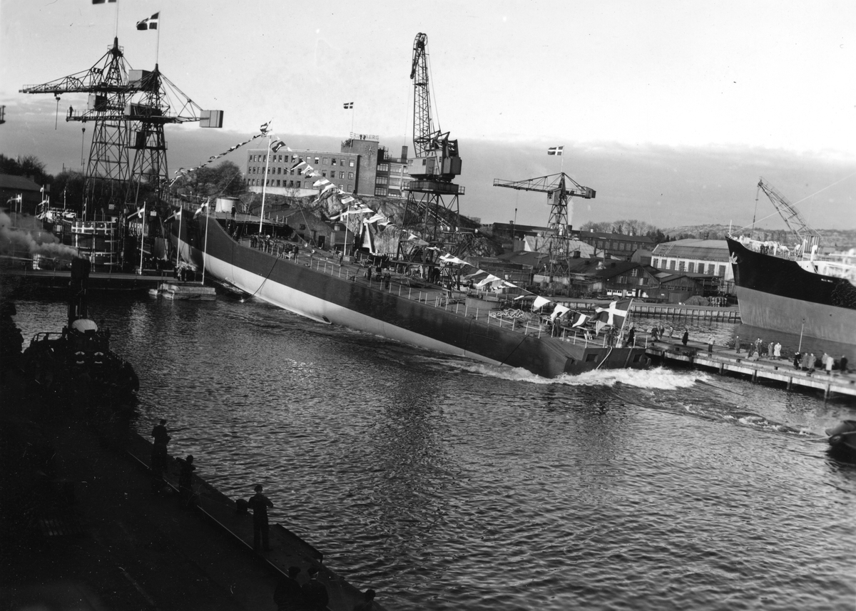 Fartyg: SM&Aring;LAND                       Varv: Eriksbergs MV&Ouml;vrigt: Sj&ouml;s&auml;ttning av jagaren Sm&aring;land p&aring; Eriksberg i G&ouml;teborg 23 oktober 1952