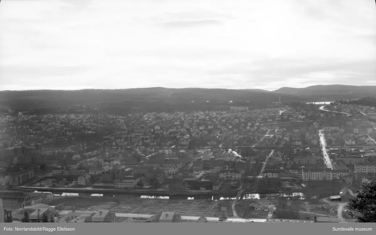 Riksbyggens rivningsområden på Västermalm, fotograferat från Norra berget.