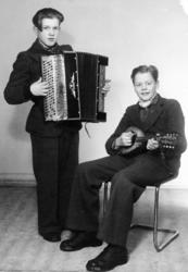 Sigbjørn Jakobsen og Hans Nic. Hansen med henholdsvis trekks