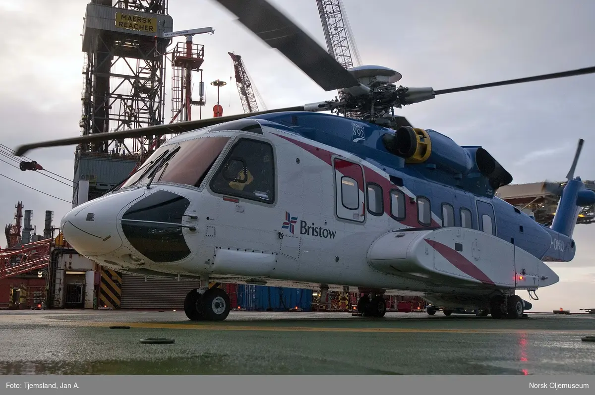 Helikopter av typen Sikorsky S-92 fra Bristow Helicopters er klar for avgang og retur fra Valhall QP og inn til helikopterterminalen på Sola flyplass.