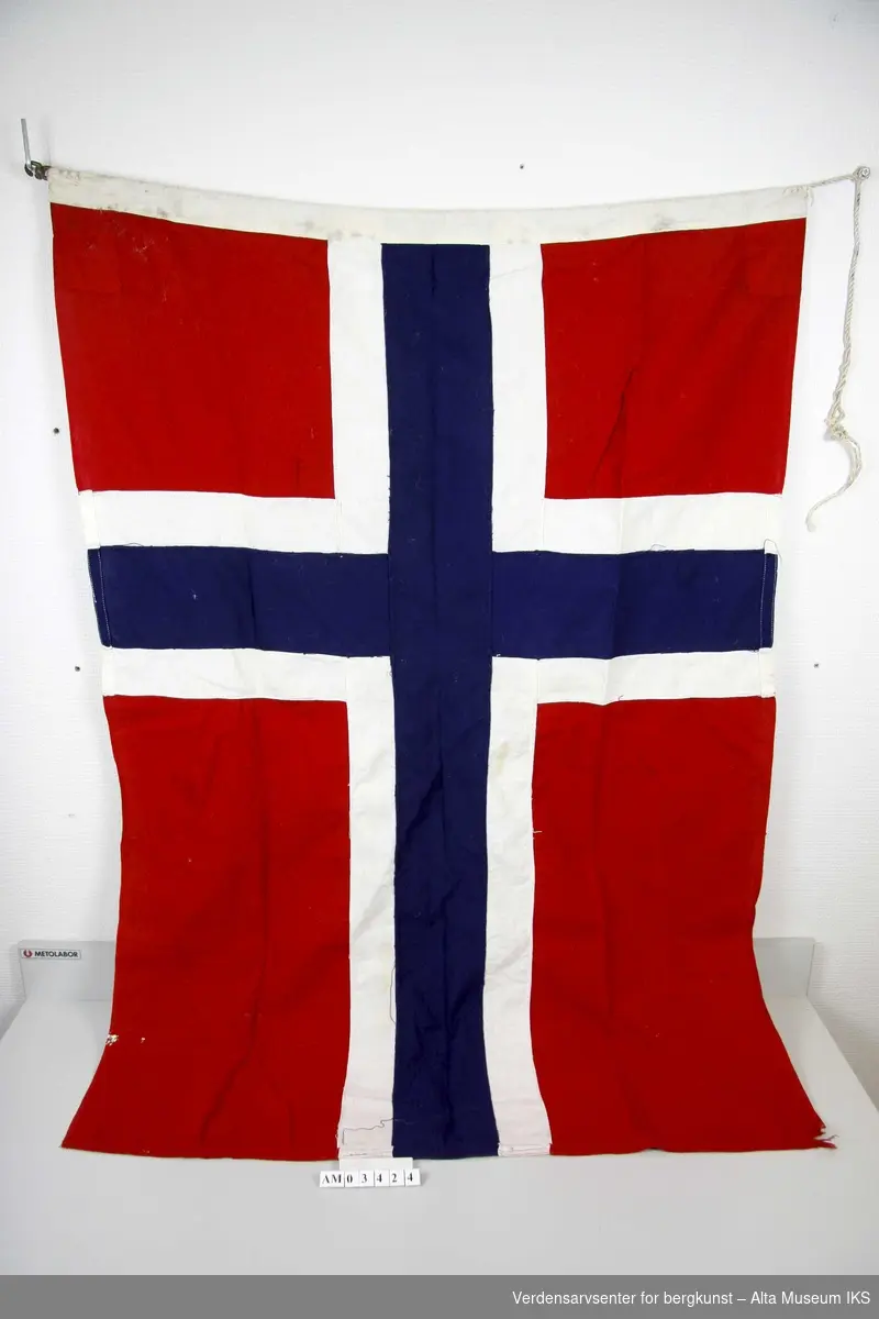 Norsk flagg som har vært ombord på ishavsskute m/s Polis. 