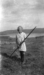 Solveig Jordheim, fødd 1932, på Jordheimstølen, 64.3, i Hems