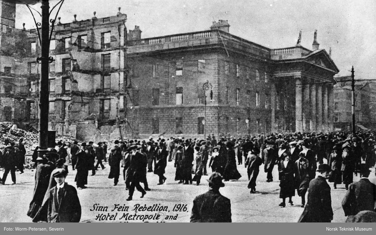 Sinn Feins opprør i 1916, bildet tatt ved Hotel Metropole og postkontoret i Dublin, Irland.