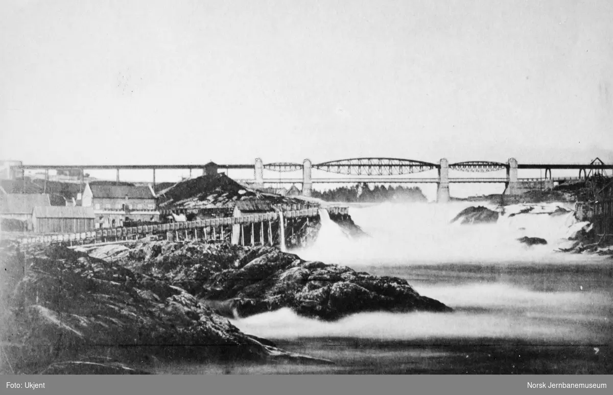 Bru over Sarpsfossen