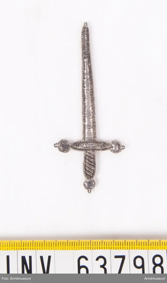 Grupp M II.
Broderat svärd för riddare med stora korset av Kungliga Svärdsorden.