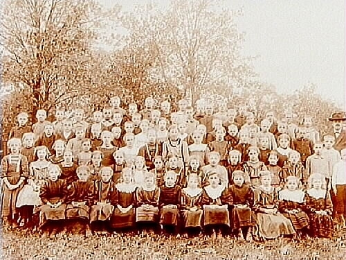 Askers skola, skolbarn med skollärare Fritz Haage.