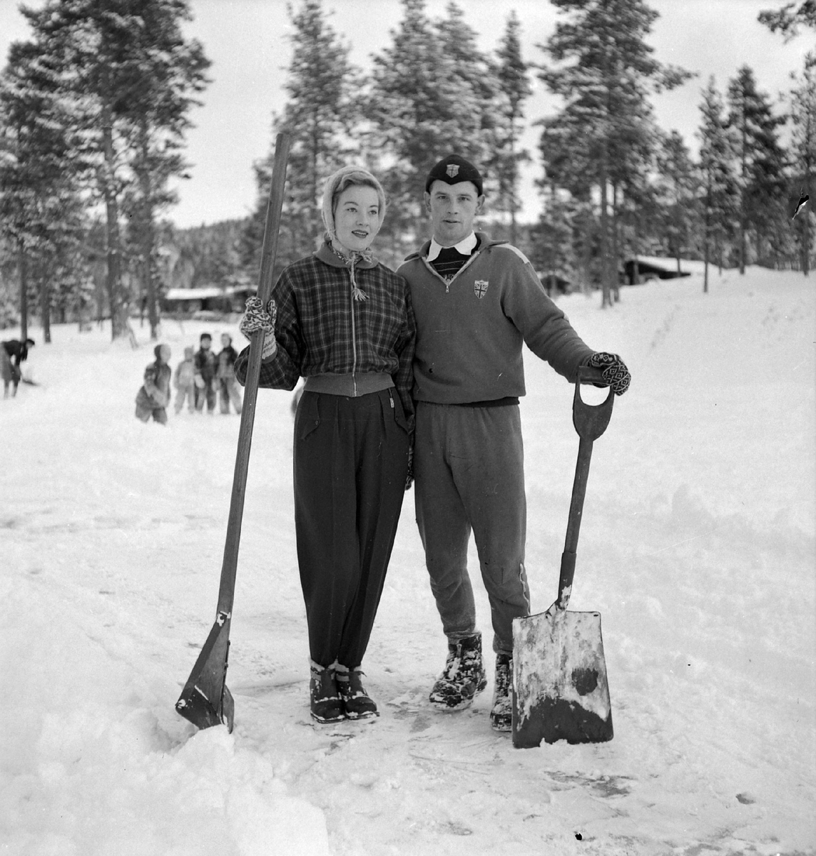 Den engelske skøyteløperen Johnny Cronshey og kone på Dombås