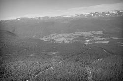 Dombås, Dovre, 08.07.1952, oversiktsbilde, fjell med snøflek