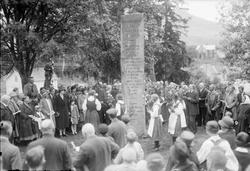Vonheim folkehøgskule i Follebu. Avdukningen av bauta over C