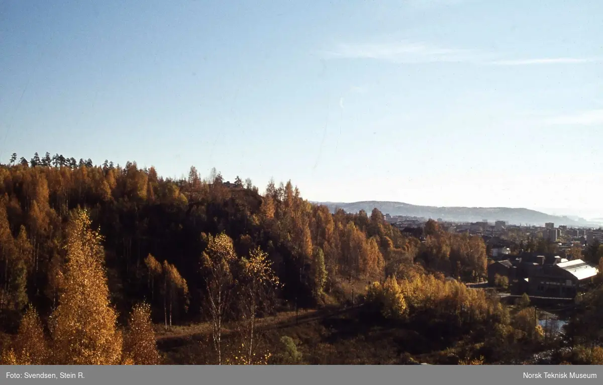 Utsikt mot byen, Nydalens Compagnie, blekeriet, nederst til venstre, fotografert 15.10, 1972