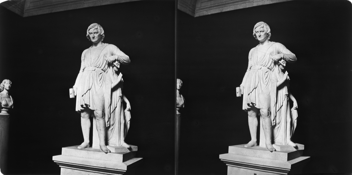 Stereobild. Staty av de Thorwaldsen (Musée) Copenhague fanns på utställningen i Paris 1867.