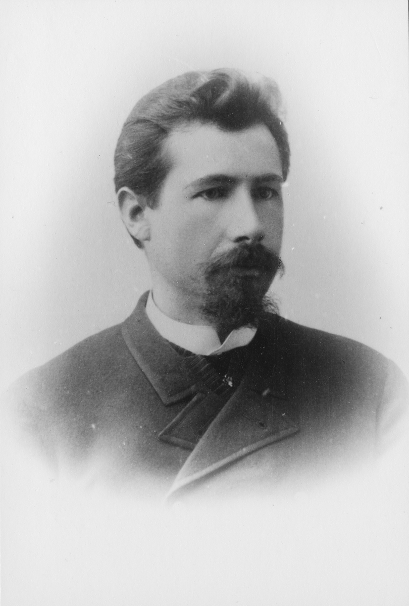Porträtt av N. Skvorsoff. Karl Wilhelm Hagelins vän i Zarikyn 1888-1891.