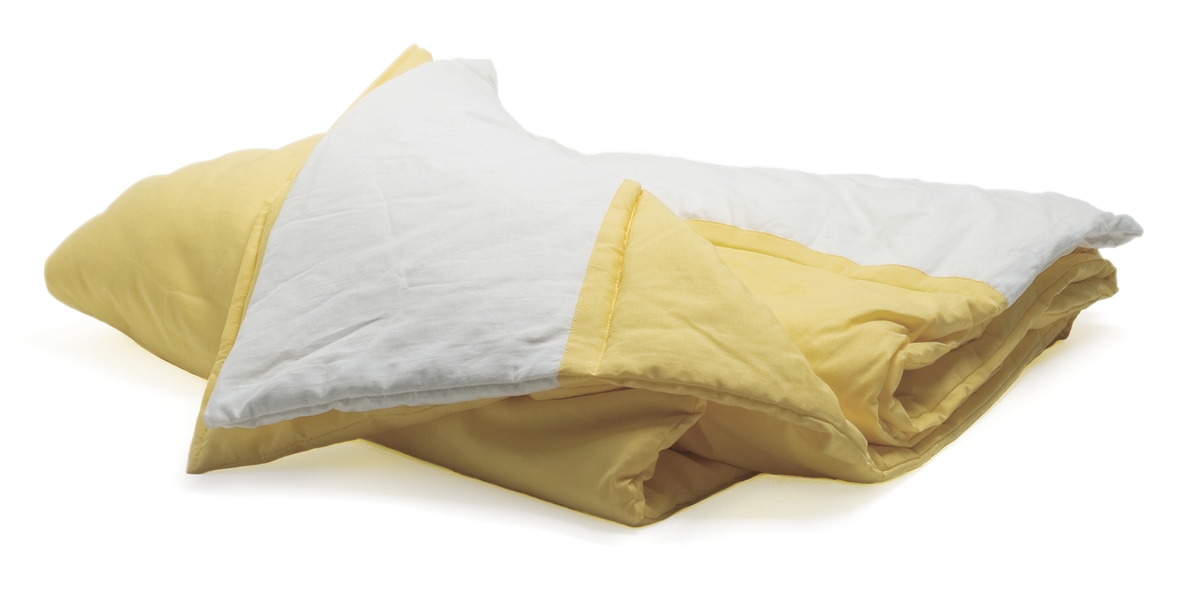 Täcke-lakan-kombination. Genom att påslakan och filt är ihopsydda underlättas bäddningen och förhindrar också att täcket eller filten "korvar" sig inuti påslakanet. Bäddsetet "Bädda Lätt" lämpar sig bäst vid olika typer av vårdinrättningar såsom sjukhus och ålderdomshem. Själva bäddandet på konventionellt sätt med täcke eller filt som stoppas in i ett påslakan är en förhållandevis arbetsam och tidskrävande syssla när den utförs ofta på större inrättningar. Produkten har testats av Statens provningsanstalt avseende cigarettglöd och har befunnits vara icke brandfarlig.
