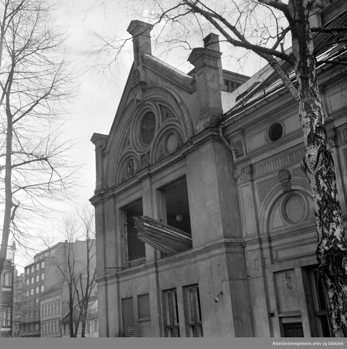 Rivingen av Helserådets bygning i Pilestredet..Mars 1965