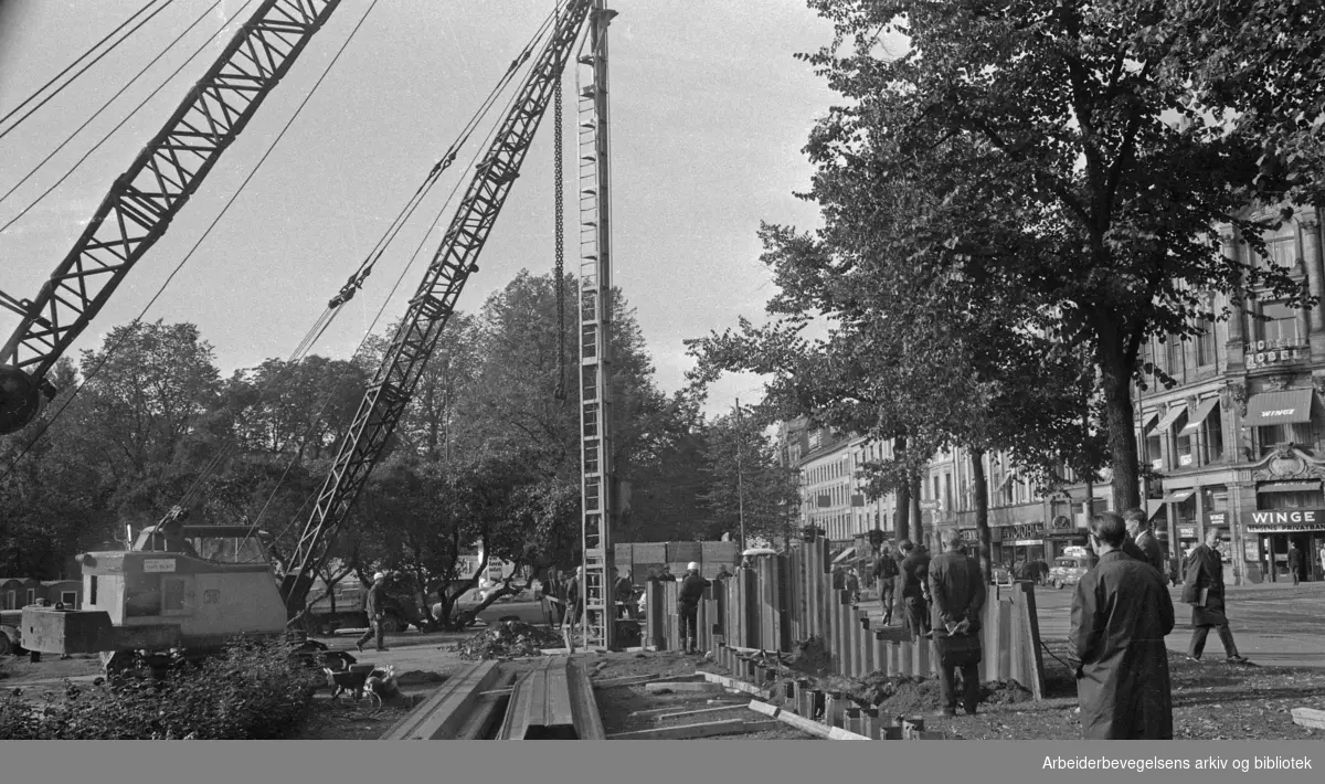 Anleggsarbeid på Eidsvolds plass. 1971..Karl Johans gate.