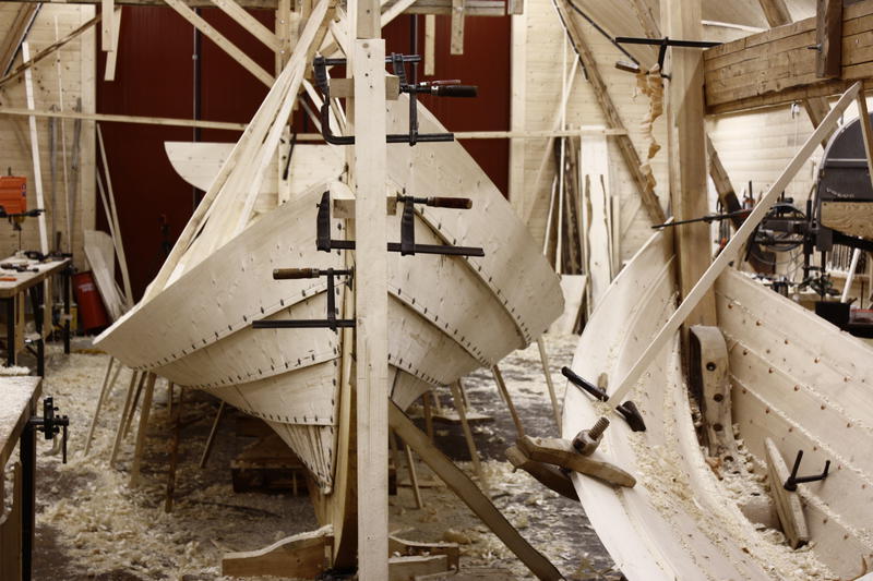 An åfjord boat and a sjark in the making. (Foto/Photo)