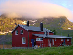 Måsvassbu 29 juni 02..Måsvassbu er en selvbetjent hytte som 