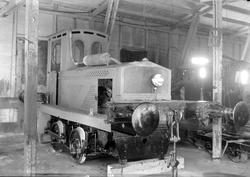 Skiftetraktor med 4-sylindret bensinmotor, for normalspor