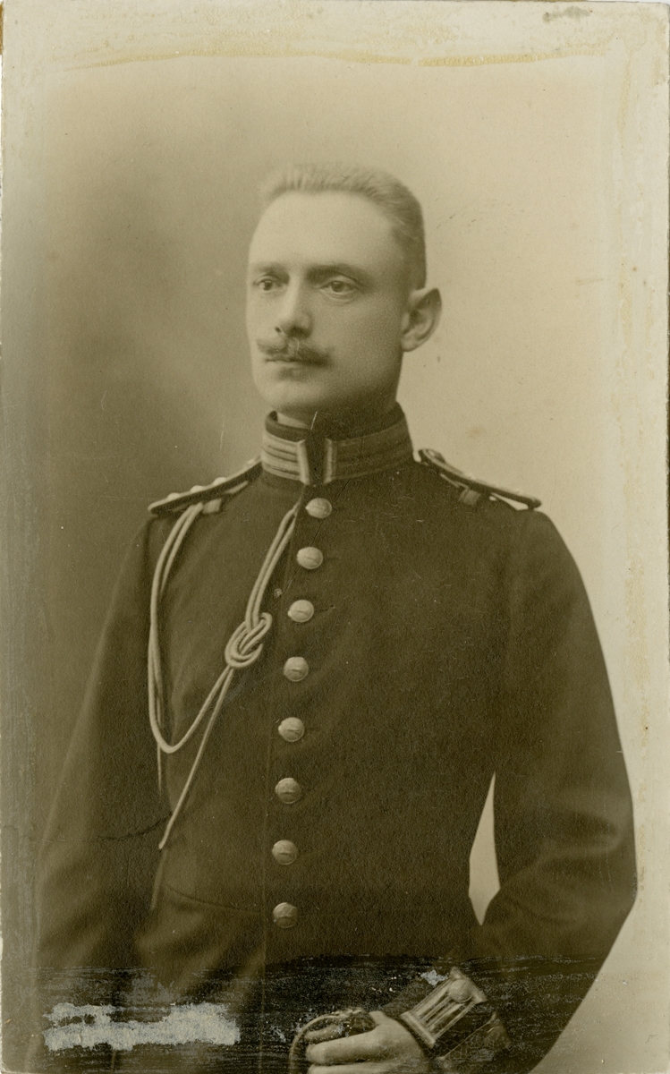 Porträtt av Karl Jacob Anshelm Nielsen, överstelöjtnant vid Hälsinge regemente I 14.