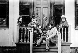 Et godt kjent bilde fra Sunndal, hvor vi ser den britiske fr