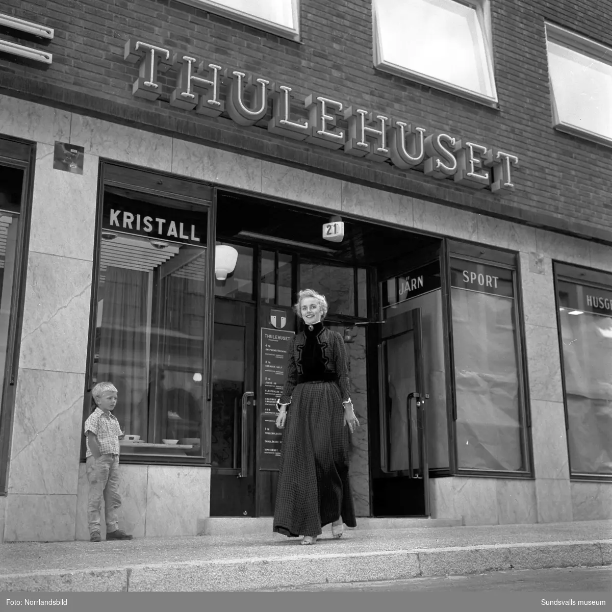 Pressvisning och invigning av nybyggda Thulehuset. På bild fem står Thulebolagens vd Alvar Lindencrona längst till höger.