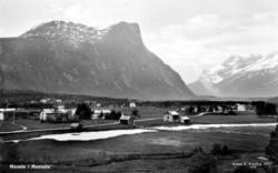 Postkort: 256 ";Nauste i Romsdal. Eneret G. Sverdrup 1939.";