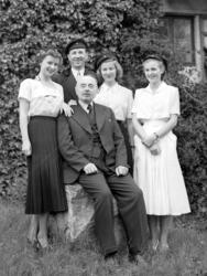 Foto trolig av Chr. Johnsen og fire russ. Fra Nils Williams 