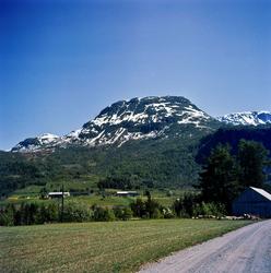 Landskapsfoto ved påsketider fra Ålvundeid i Sunndal kommune