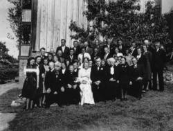 Bryllupet til Ingeborg f Sæter (1919-92)
og Sigurd W. Willia