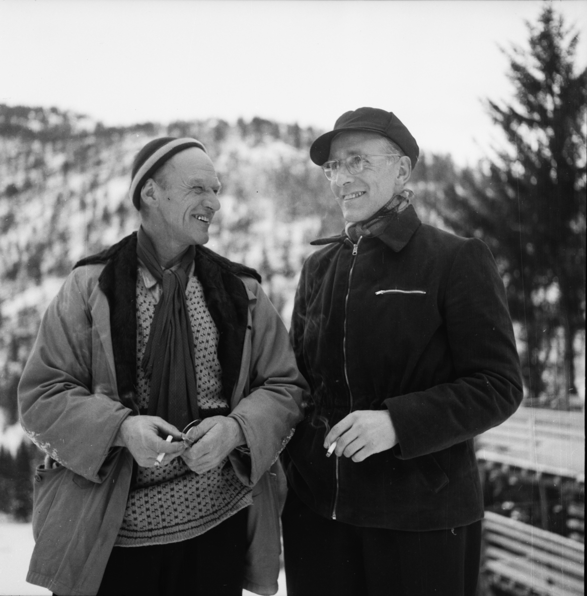 Vardens arkiv. "Foran Kviteseid Idr. landsrenn 25-27-28 d.m."  03-04.02.1954